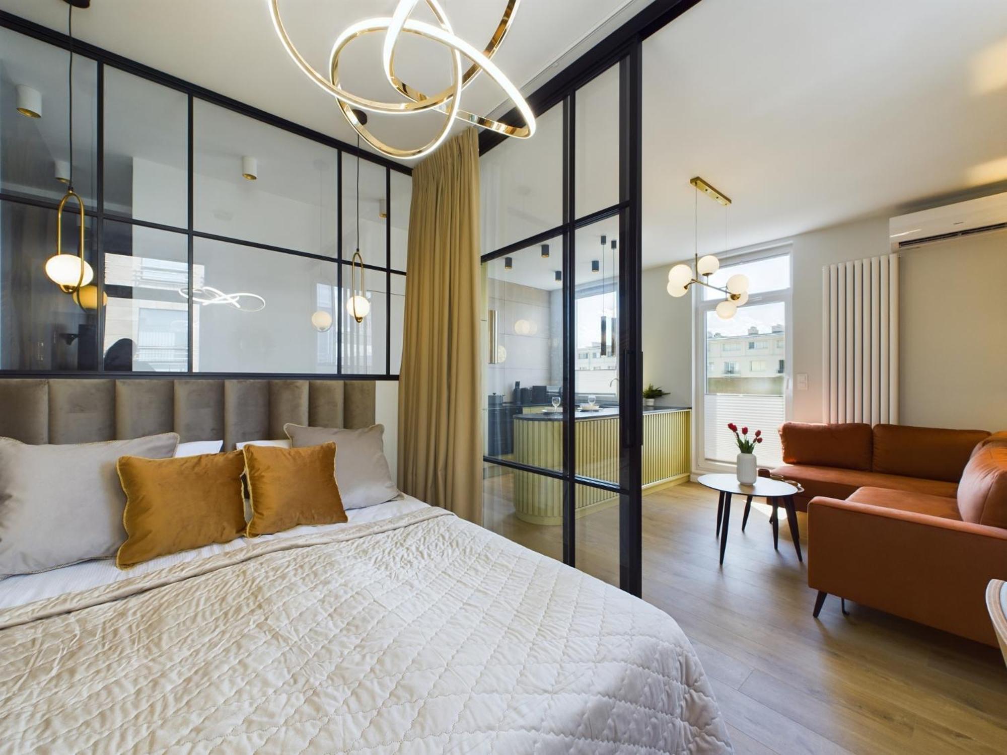 City Center Apartments Hoza By Noclegi Renters Warsaw Ngoại thất bức ảnh