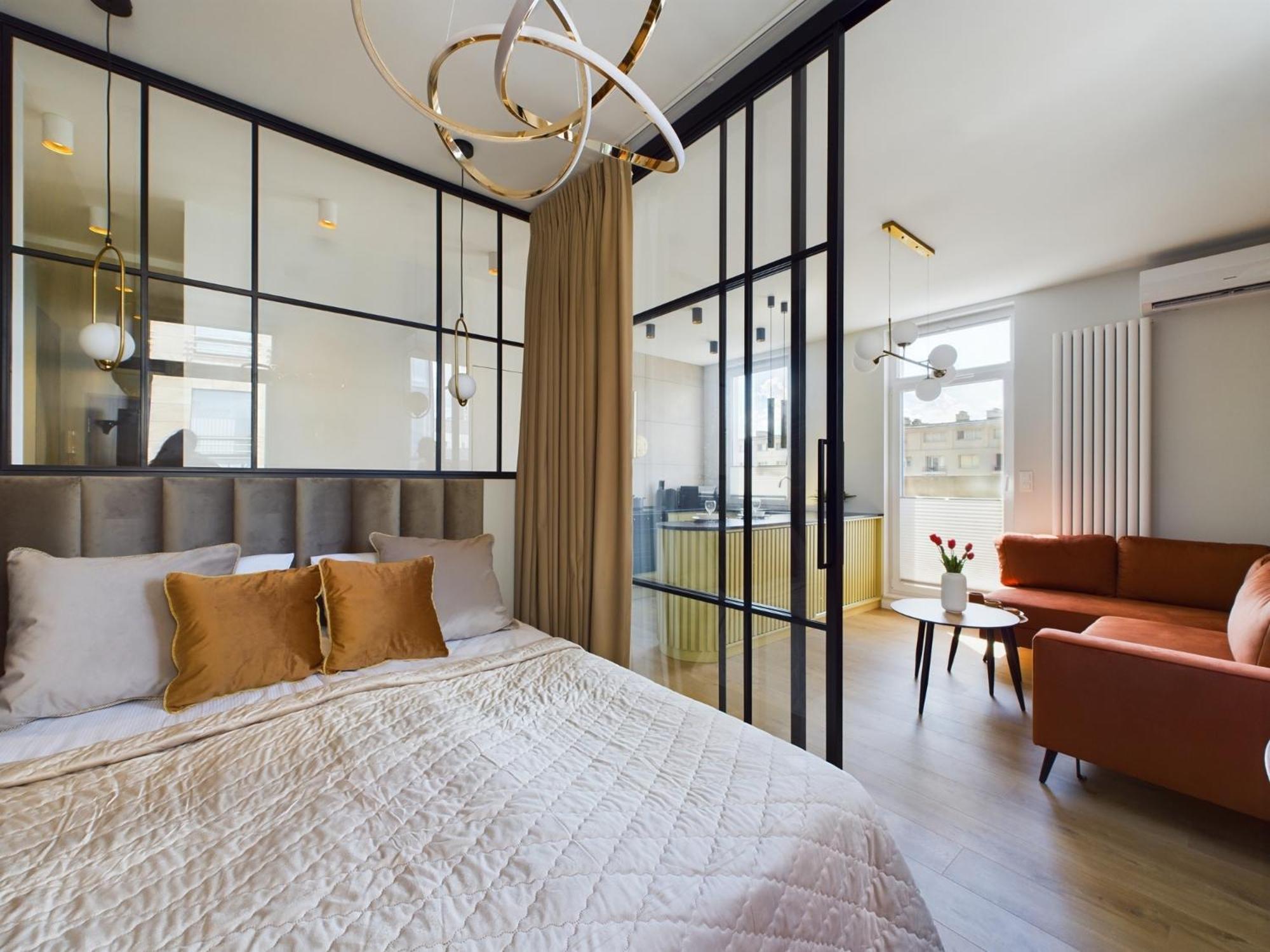 City Center Apartments Hoza By Noclegi Renters Warsaw Ngoại thất bức ảnh