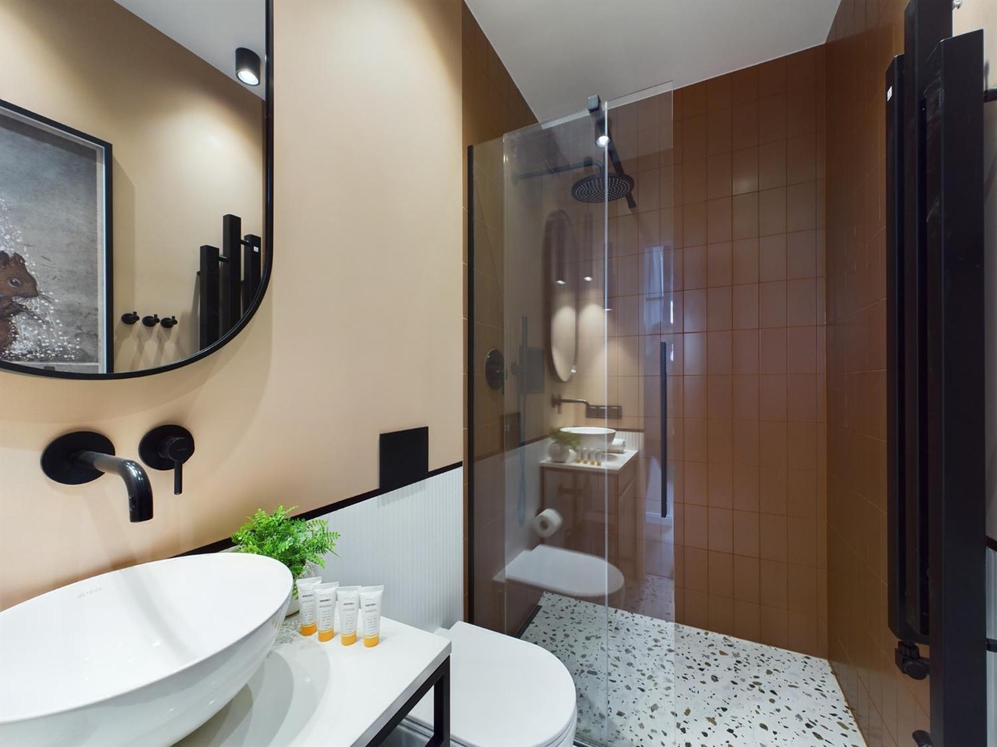 City Center Apartments Hoza By Noclegi Renters Warsaw Ngoại thất bức ảnh