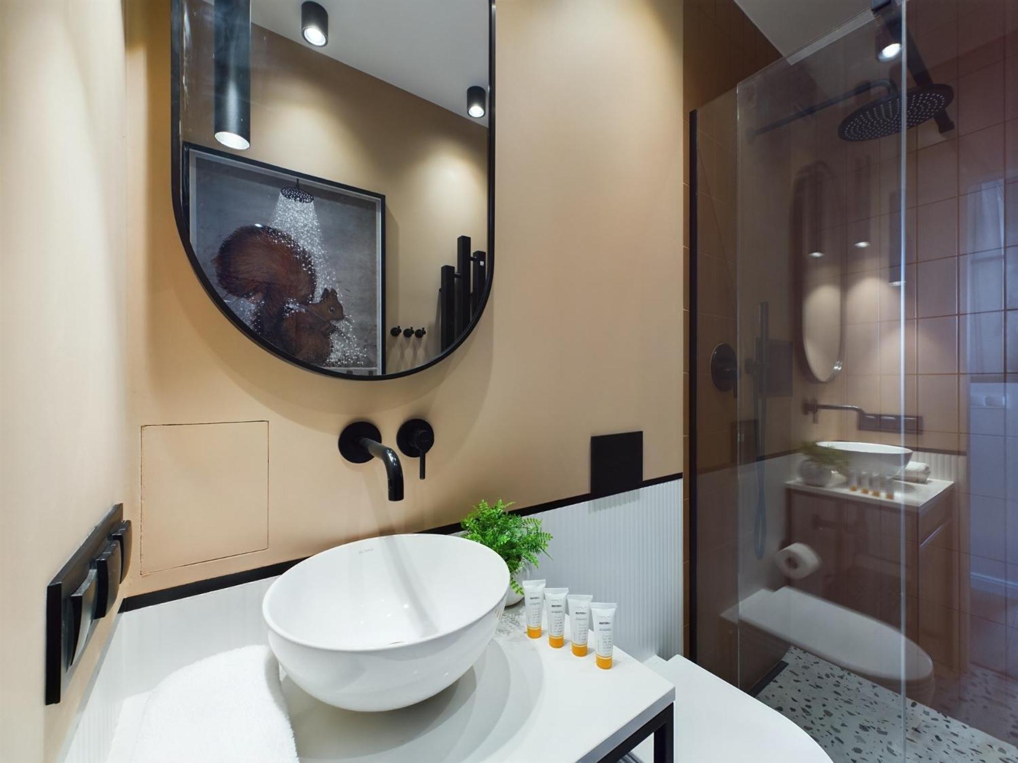 City Center Apartments Hoza By Noclegi Renters Warsaw Ngoại thất bức ảnh